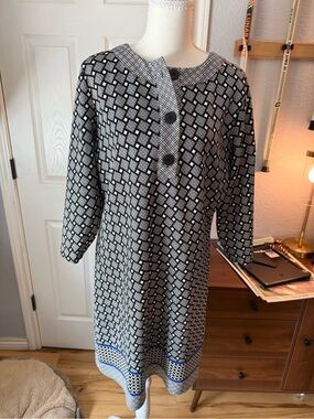Max Studio Black and White Geometric Buttoned Dress